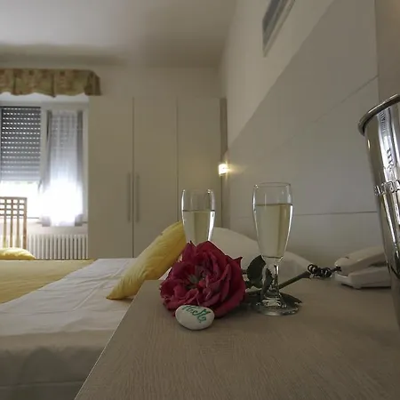 Miramare Hotel 3*